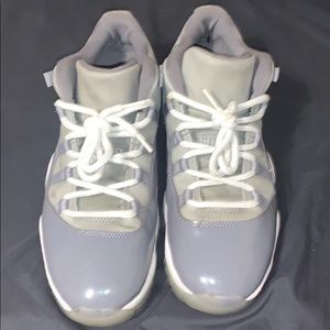 Jordan 11 low cool grey